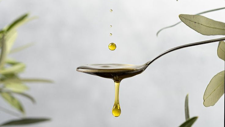 Why Good Olive Oil Tastes Peppery (And Why It’s Good)